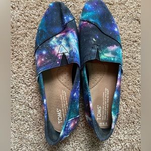 Galaxy Print TOMS